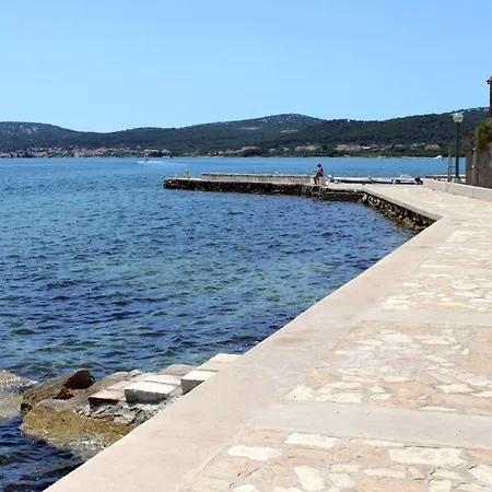 Triple 8223e 3* Pašman