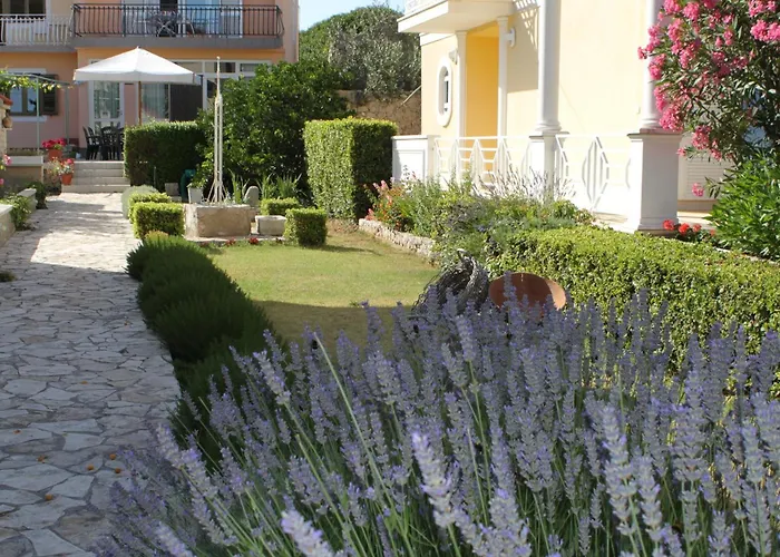 게스트하우스 Triple 8223e 3*