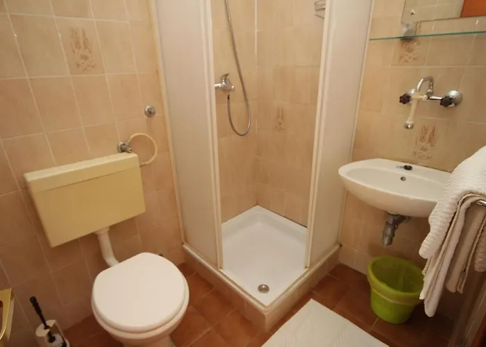 בית הארחה Triple 8223e Pašman